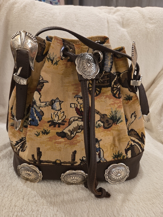 The Unbranded Brand Handbags - Vintage Southwestern Tapestry Bucket Bag | Western Leather Drawstring Purse